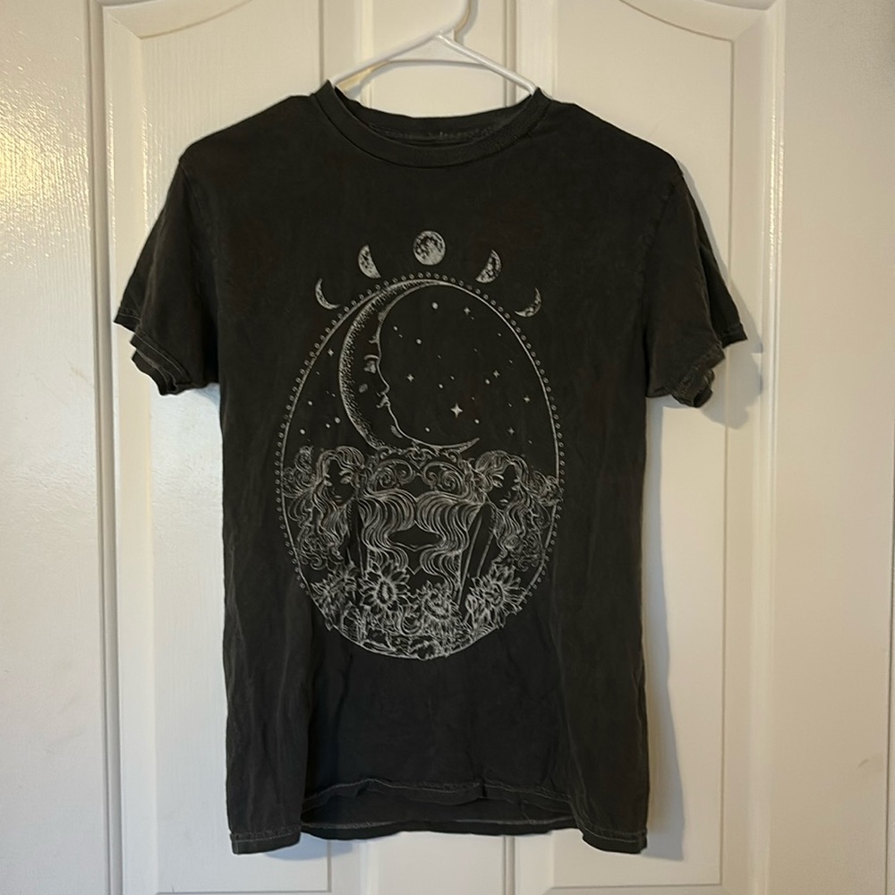 Graphic T